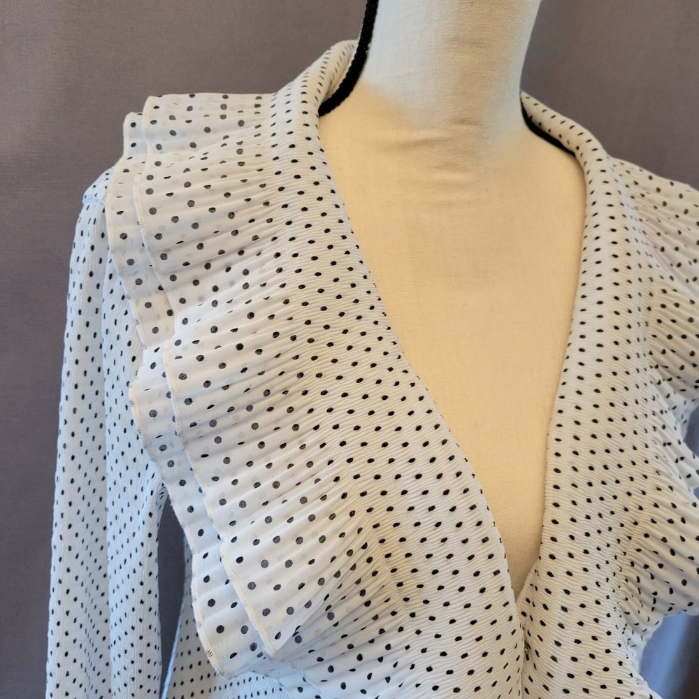 Caelian Top Womens Medium Long Sleeve Blouse White Black Ruffled Tie - Picture 2 of 12